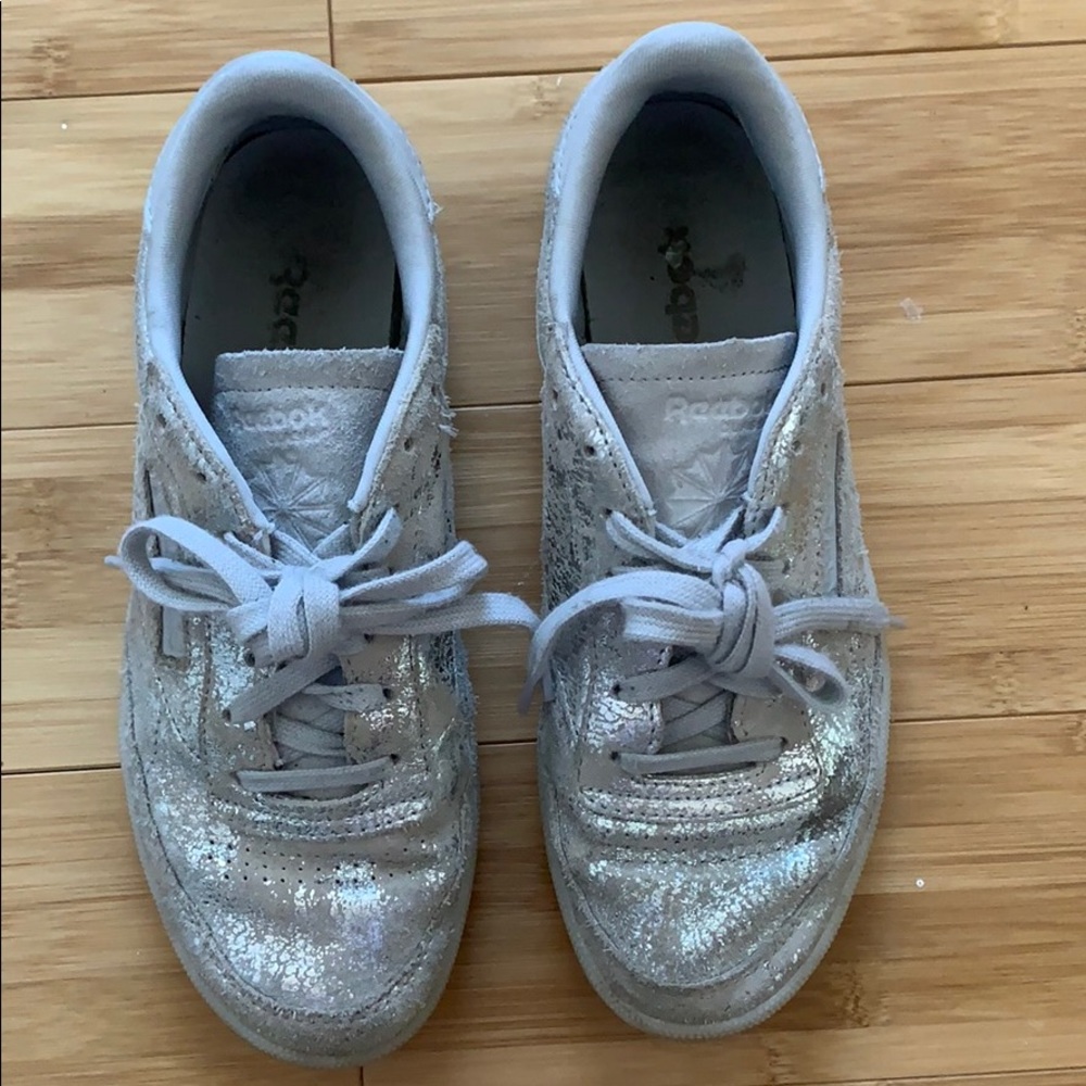 Silver washed suede Reebok